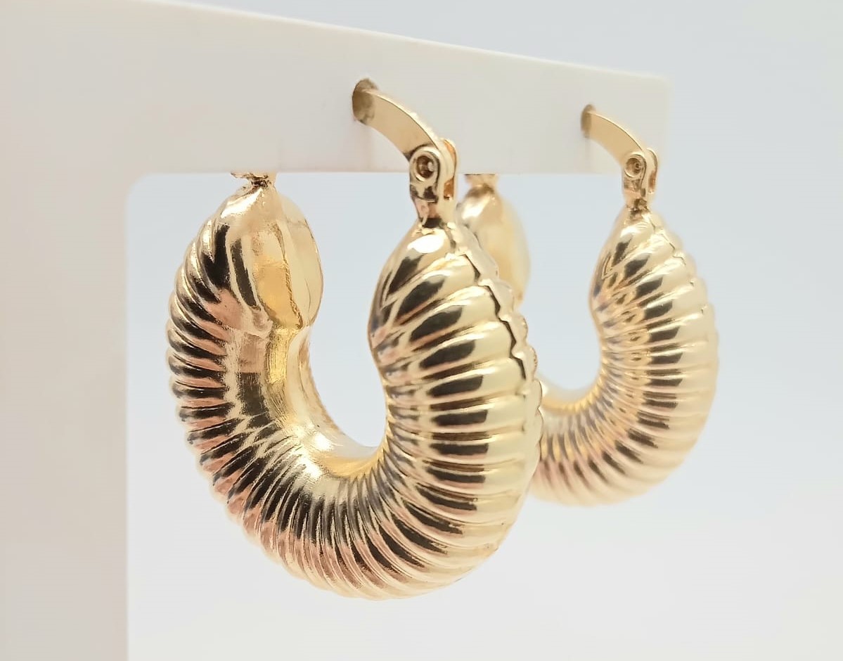 BRINCO ARGOLA DE CARACOL FOLHEADO A OURO 18K