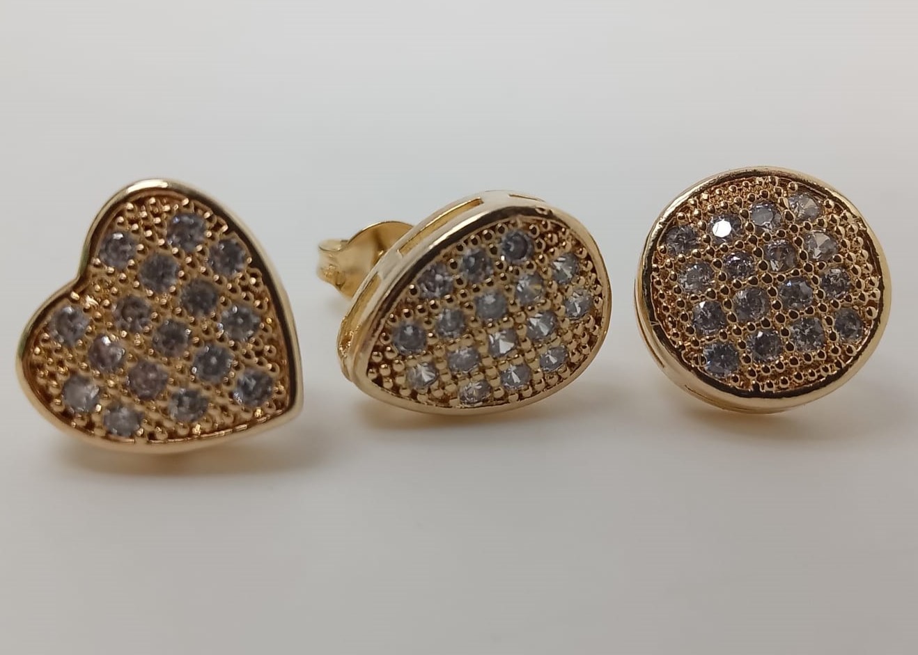 BRINCO TRIO CRAV PEDRINHAS FOLHEADO A OURO 18K
